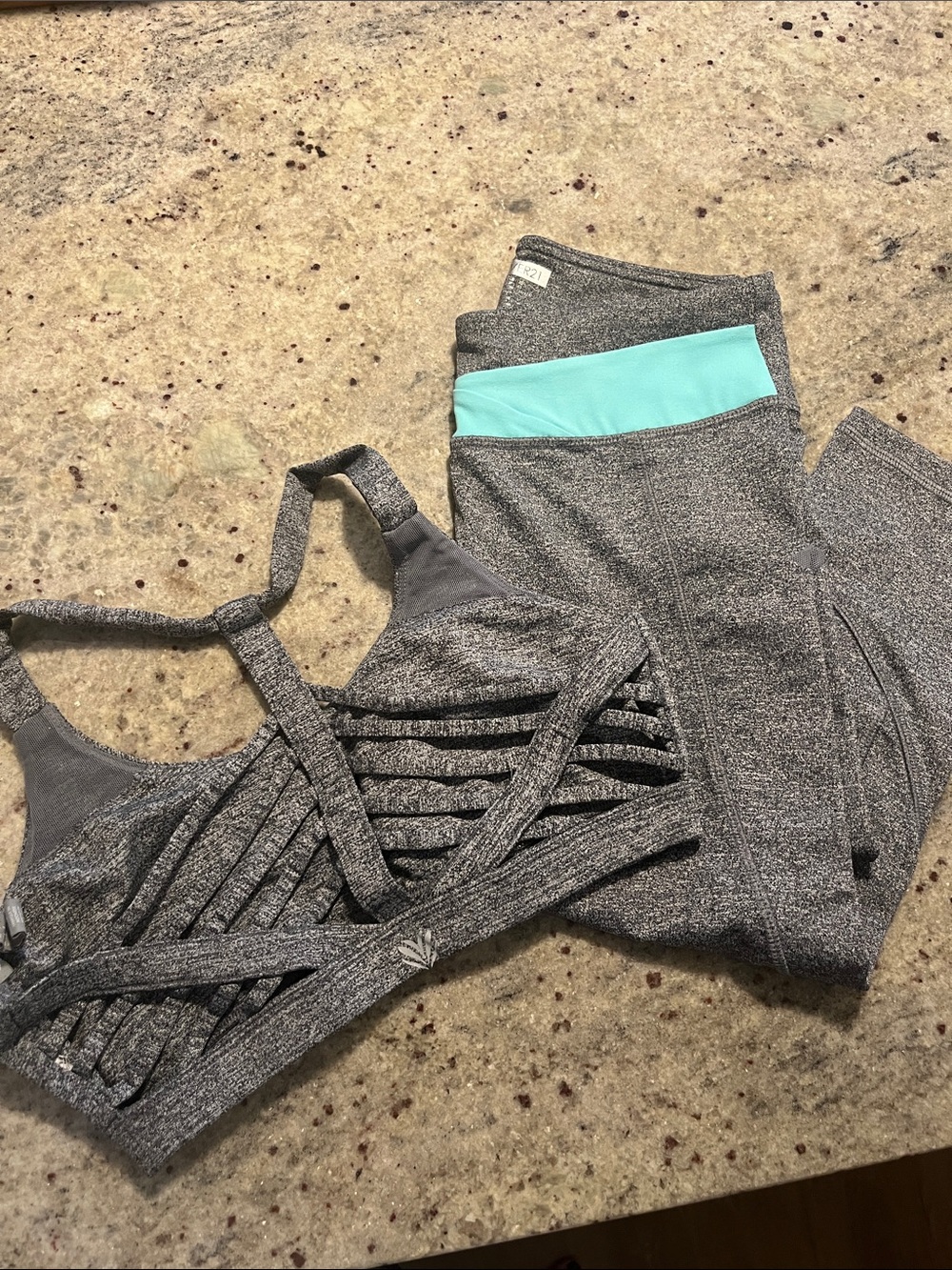 Cute gray workout set! strappy sports bra matching capris